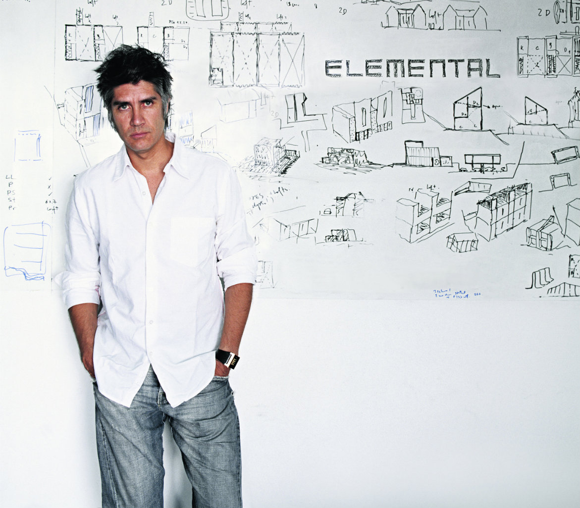 Alejandro Aravena Fotografía: Cristobal Palma. Cortesía Elemental.