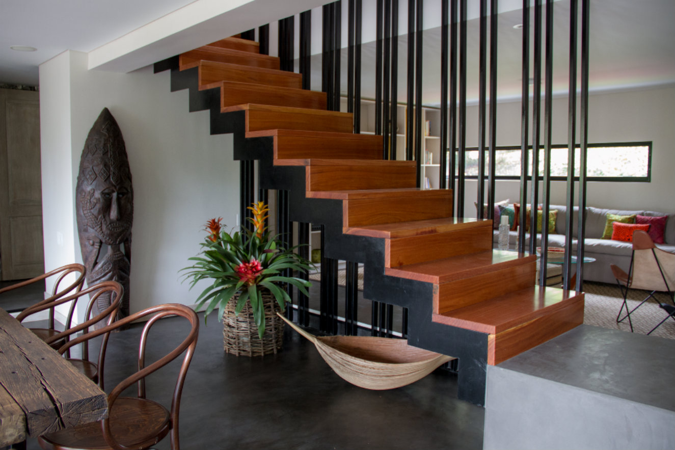 Escalera hotel Patio del Mundo Medellin