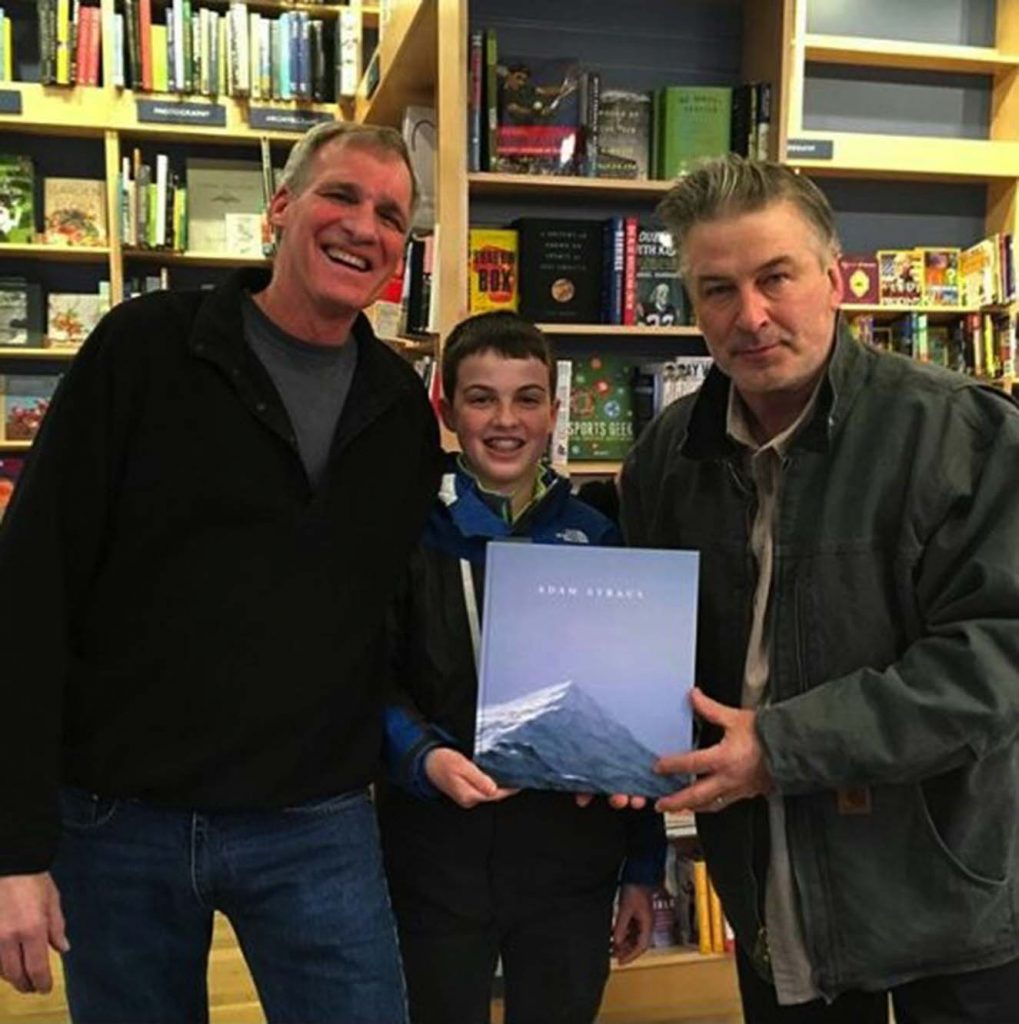 Adam Straus con el actor Alec Baldwin. Fotografía: cortesía.