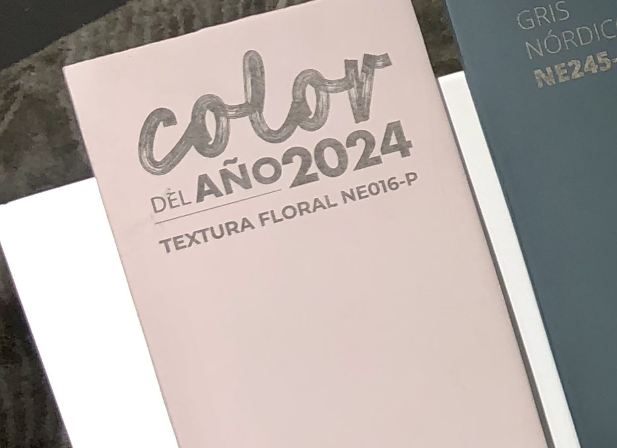 Pintuco presenta su color del año 2024: "Textura Floral". Este tono invita a la calma, la tranquilidad y la alegría en un mundo lleno de información y hiperconexión constante. Fotografía: Yvonne Meyer.